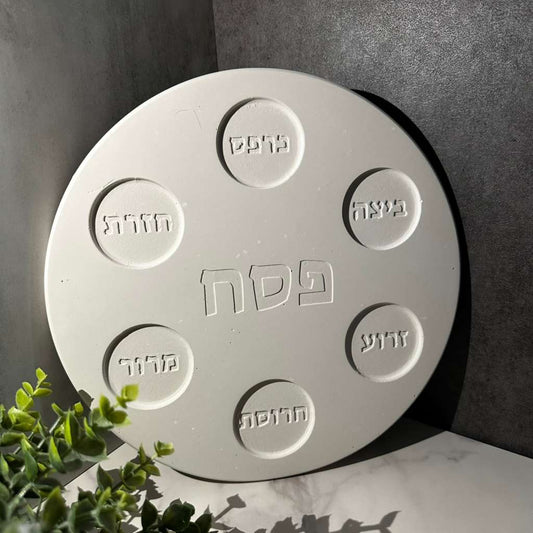 Concrete seder plate