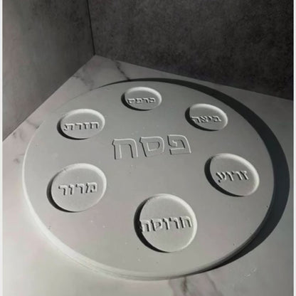 Concrete seder plate